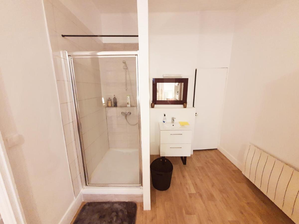 Grand T3 Avec Terrasse Centre Ville Bellac Exterior foto